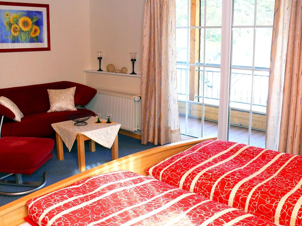 Ferienweingut Rainer Beitzel Hotel Kröv Eksteriør billede